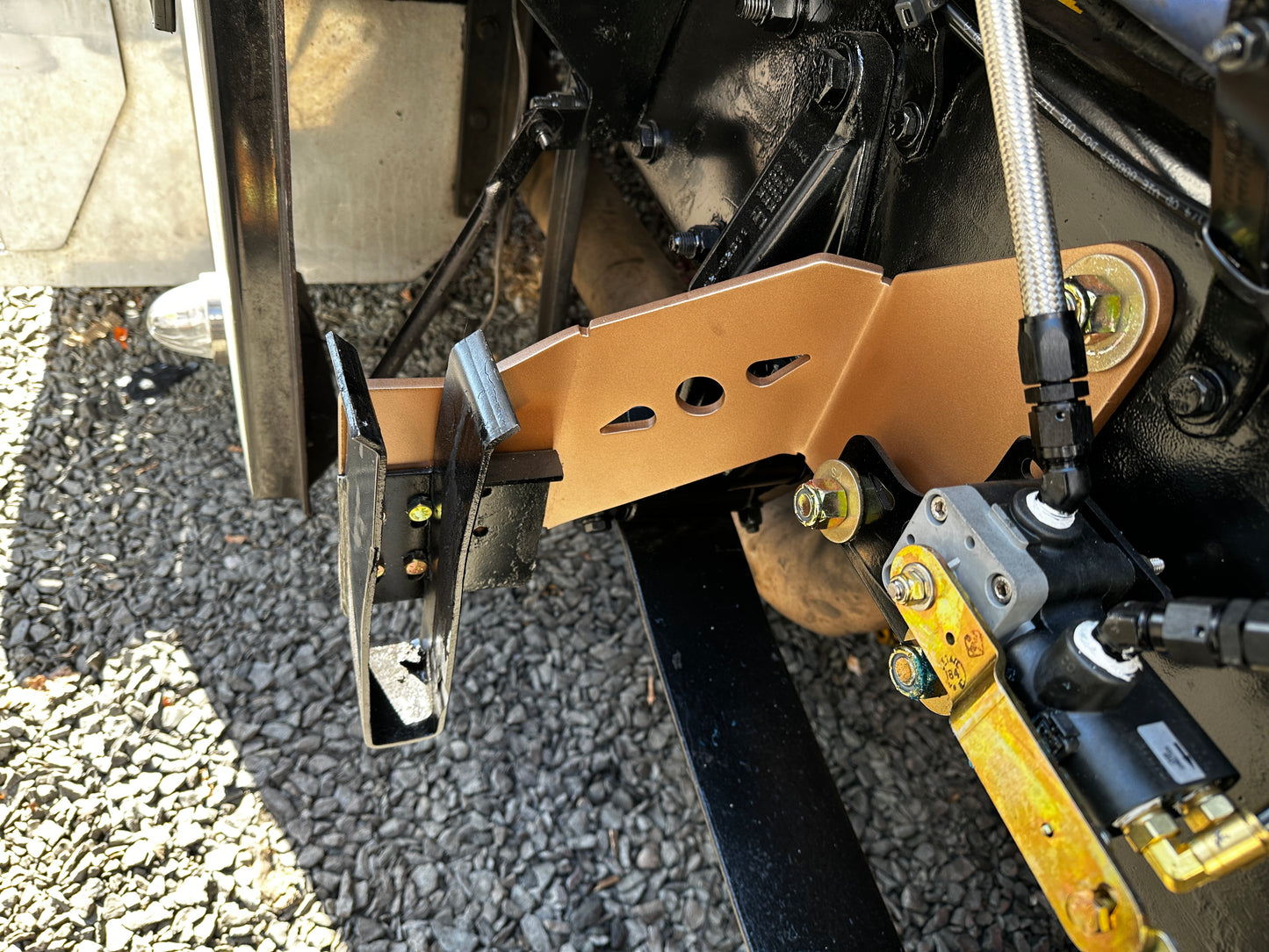Peterbilt 379 Lower hood guide brackets